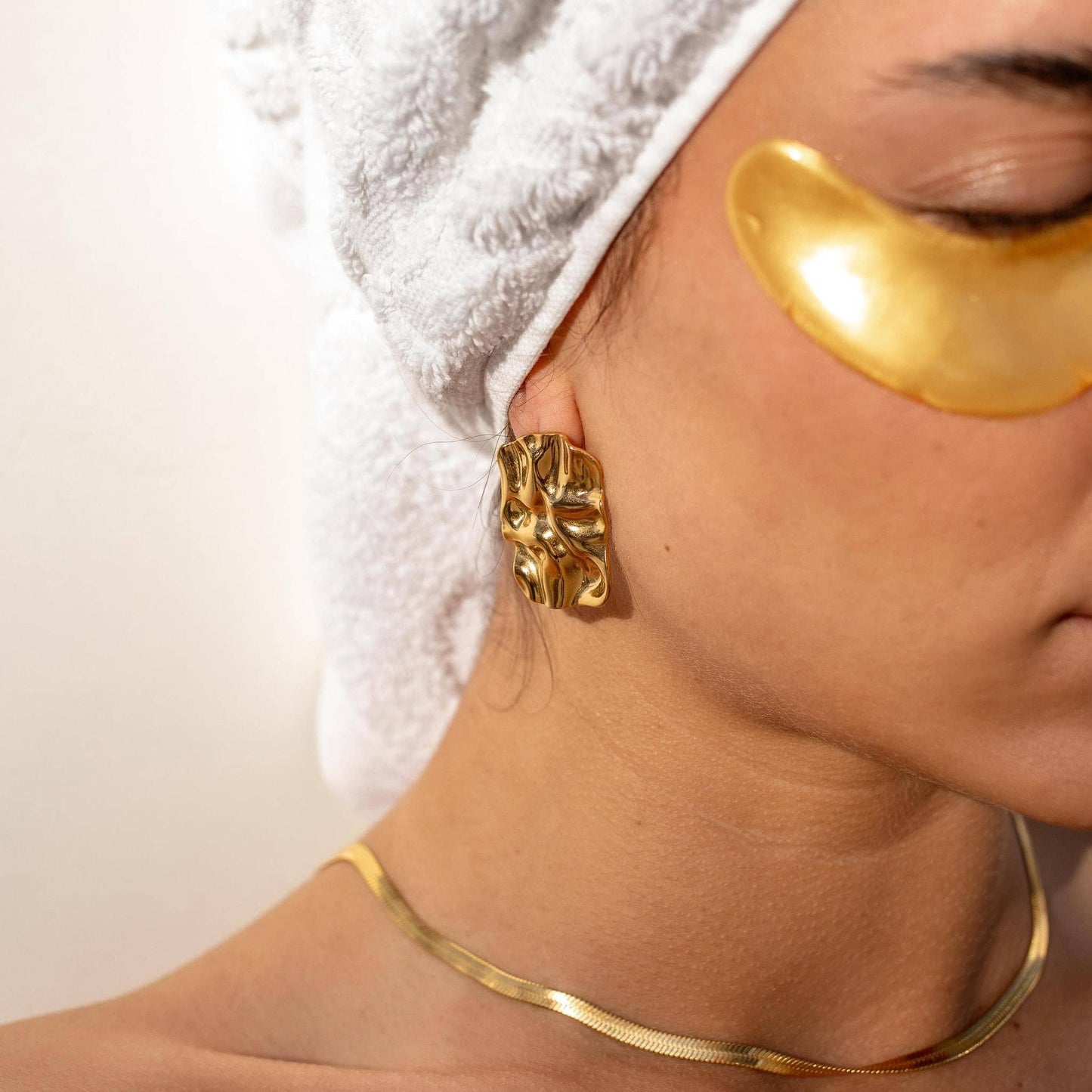 Divinity Earrings - Gold