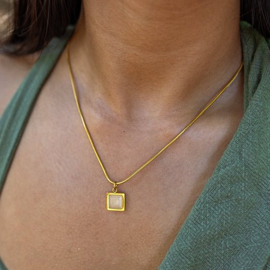 Grounded Necklace - Gold